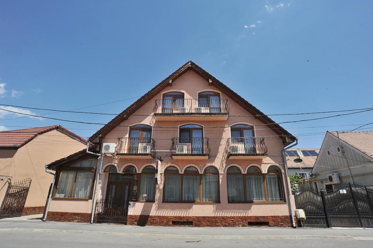 Kon Tiki Hotel Sibiu Exterior foto